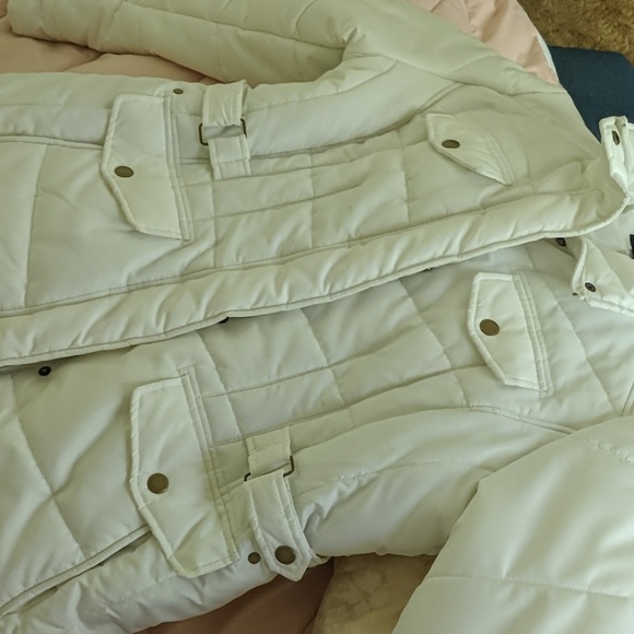 White winter coat - Picture 4 of 5